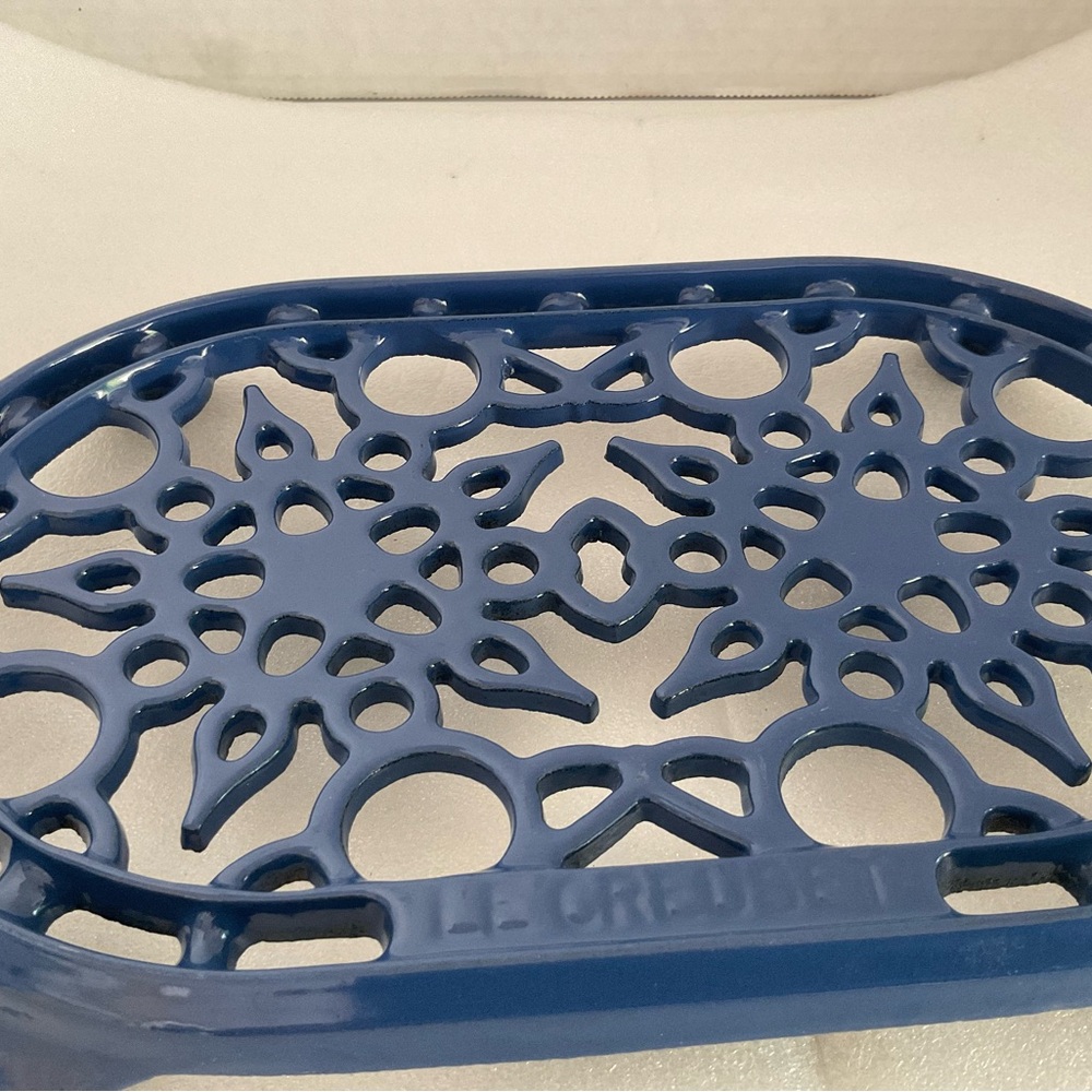 Le Creuset Indigo Oval Trivet